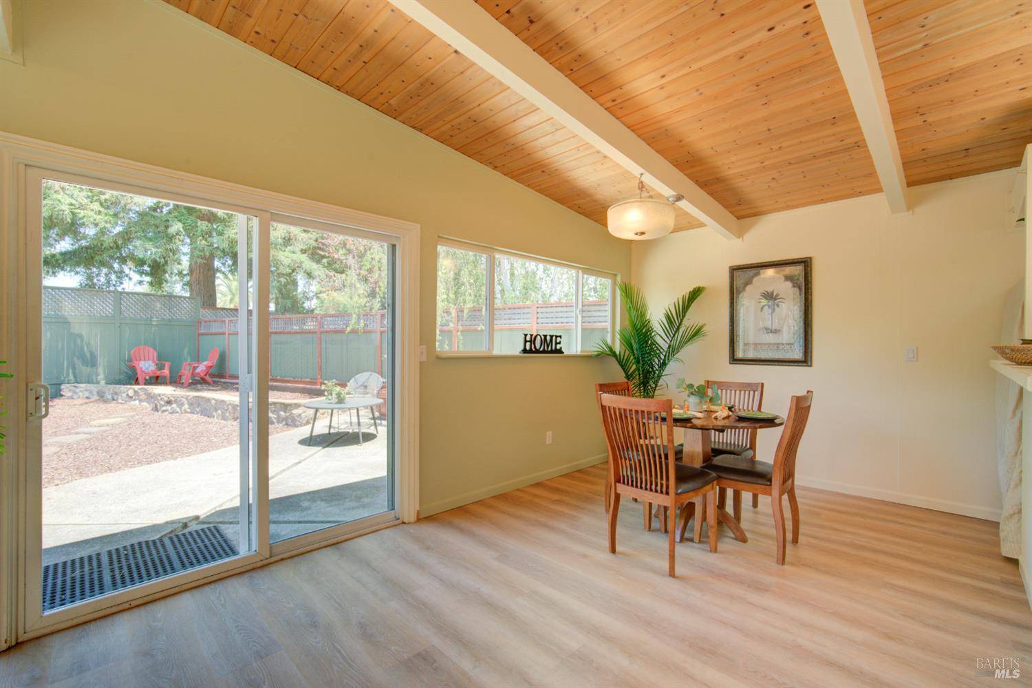 Rohnert Park, CA 94928,330 Bonnie AVE