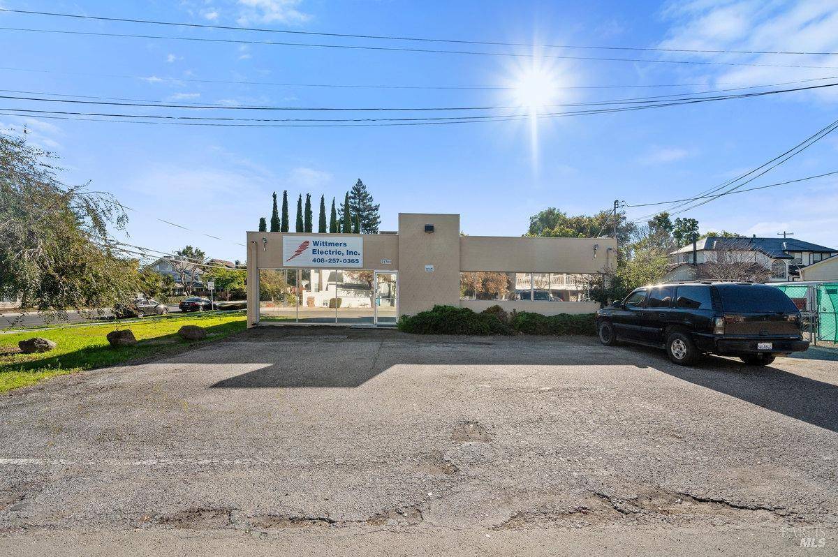 Cupertino, CA 95014,0 10101 Pasadena Avenue AVE