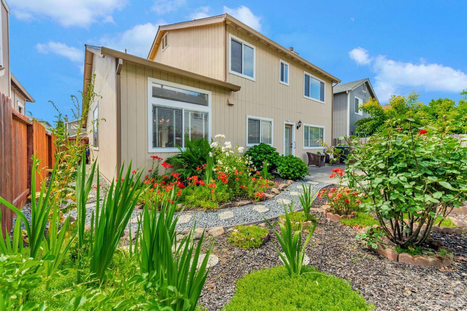 Rohnert Park, CA 94928,8046 Mason DR