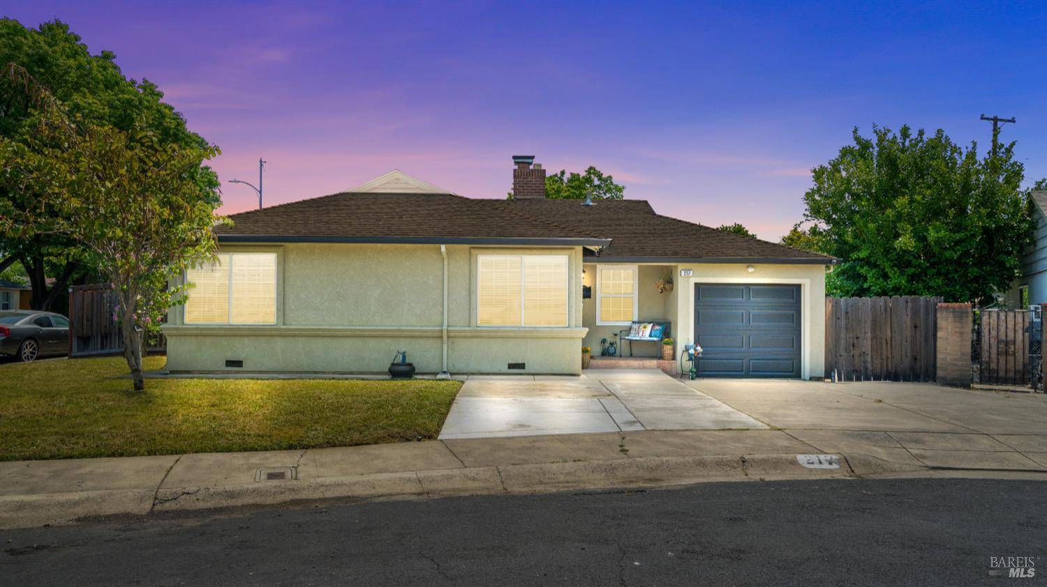 Vacaville, CA 95688,217 Elm ST