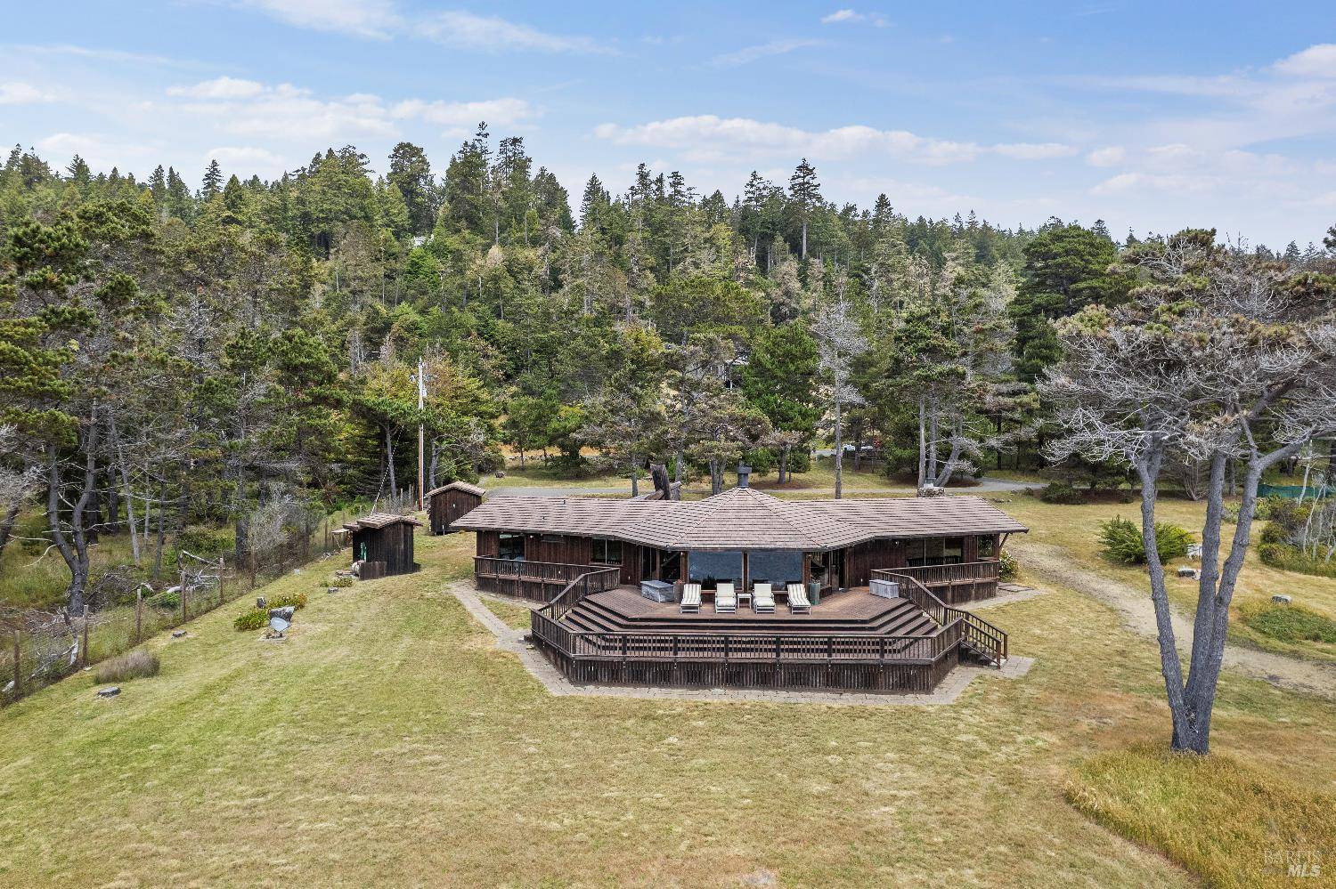 Jenner, CA 95450,22100 Ninive DR