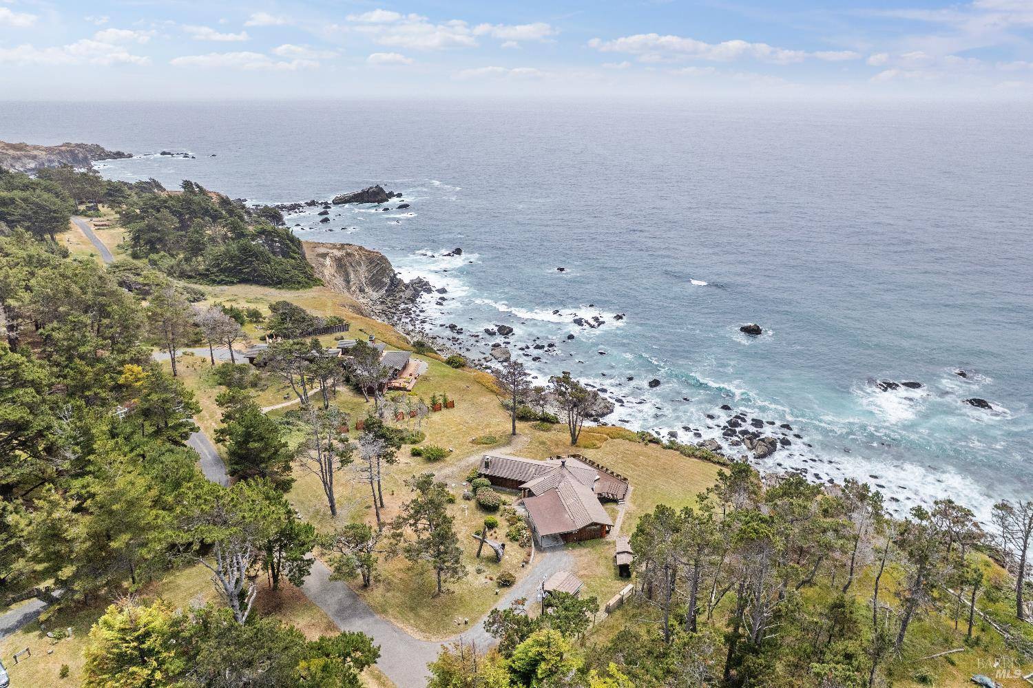 Jenner, CA 95450,22100 Ninive DR