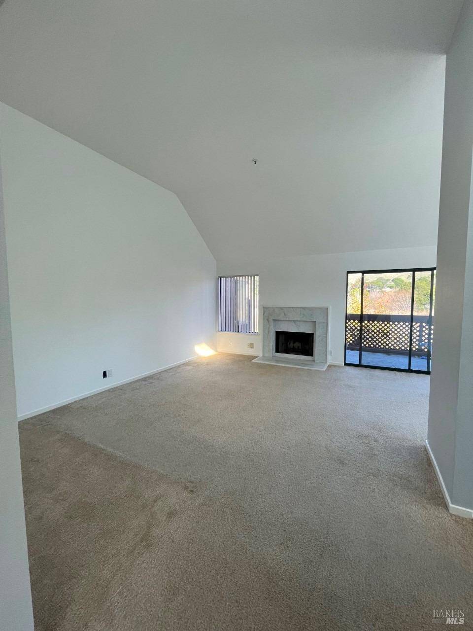 Tiburon, CA 94920,26 Marsh RD