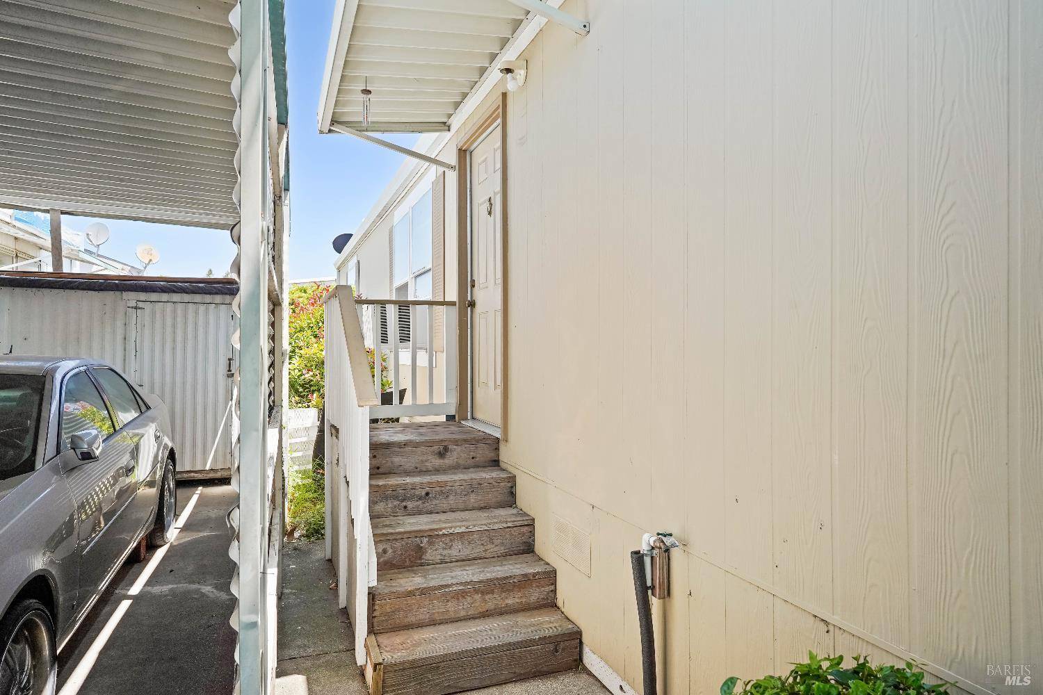 Santa Rosa, CA 95407,205 Pear LN