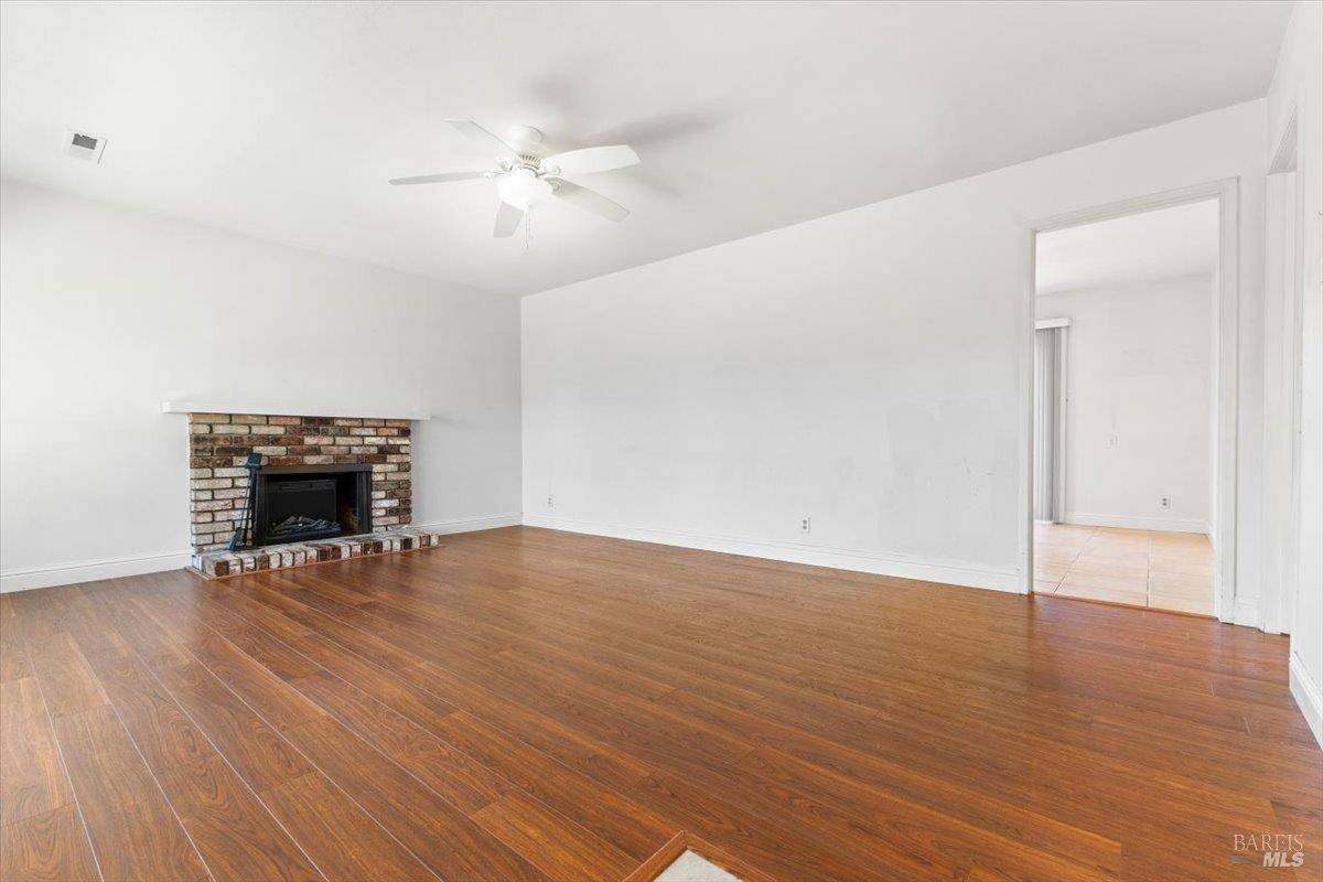 Healdsburg, CA 95448,1435 Oak CIR