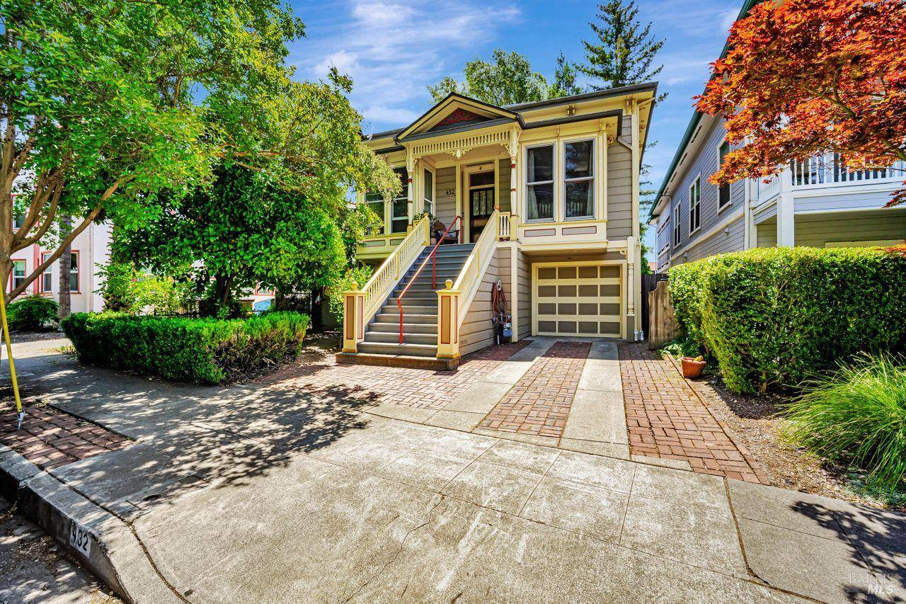 Santa Rosa, CA 95401,432 8th ST
