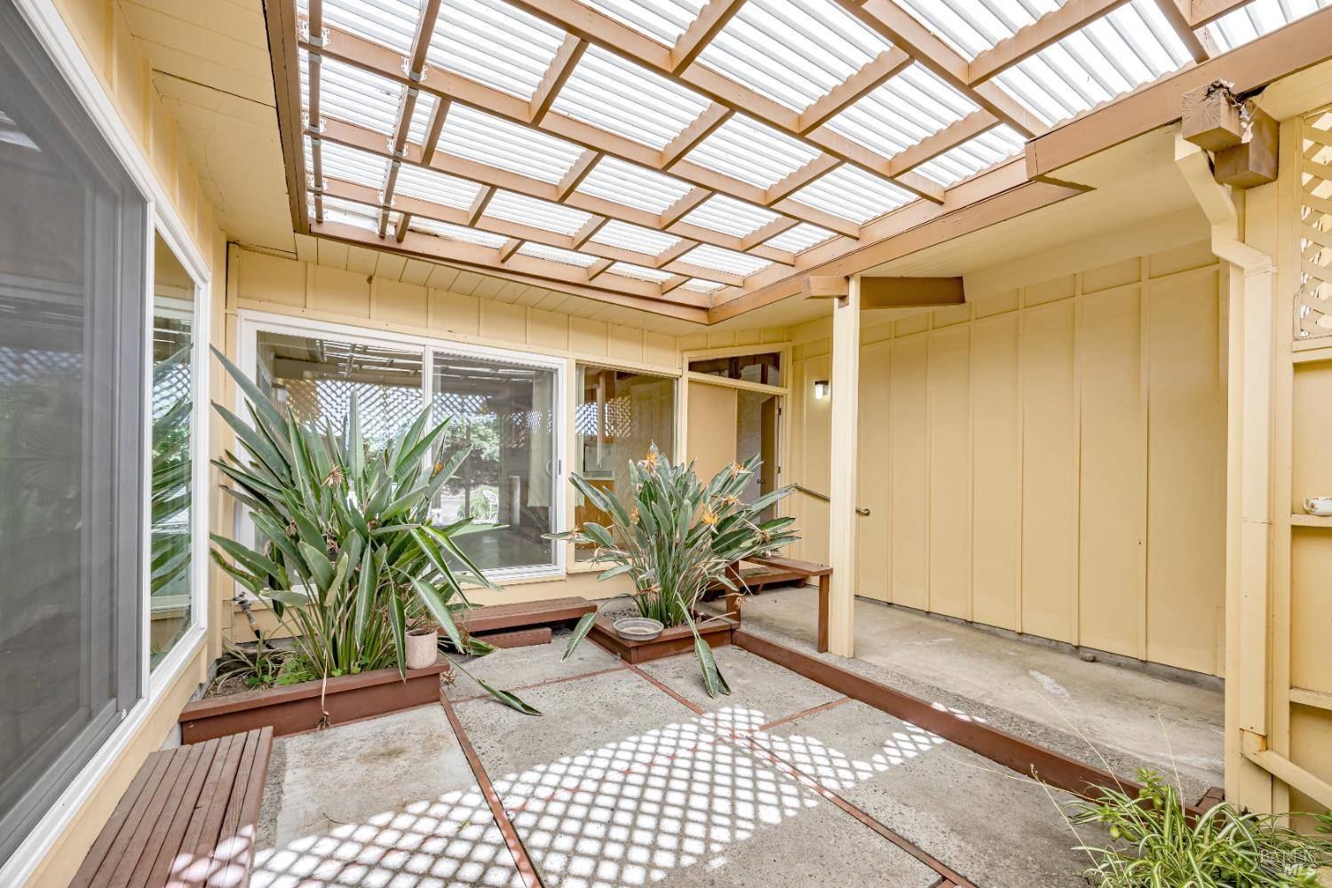 Santa Rosa, CA 95404,2358 Murdock DR