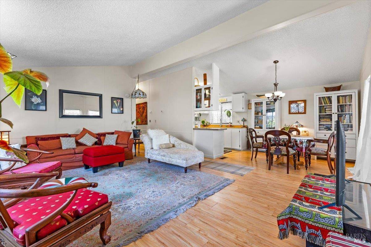 Sebastopol, CA 95472,8800 Green Valley RD 15