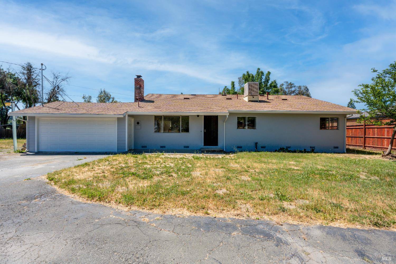 Ukiah, CA 95482,411 Milani DR