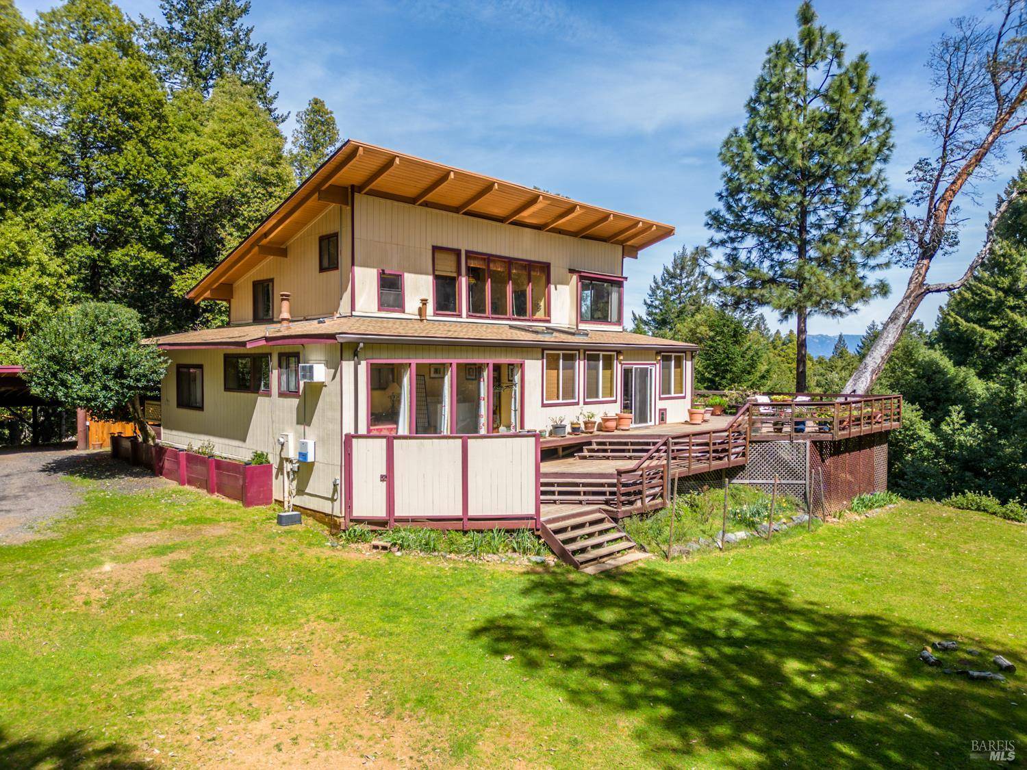 Willits, CA 95490,29301 Timberline RD