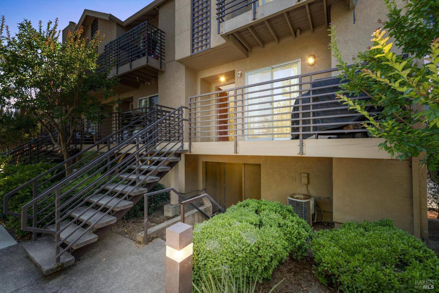 Napa, CA 94558,1198 Pear Tree LN