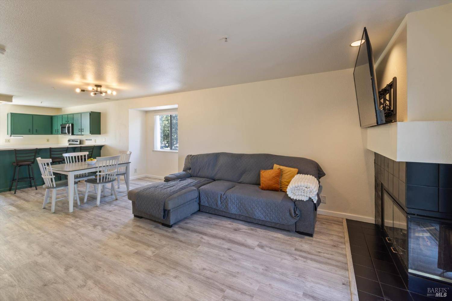 Napa, CA 94558,1198 Pear Tree LN