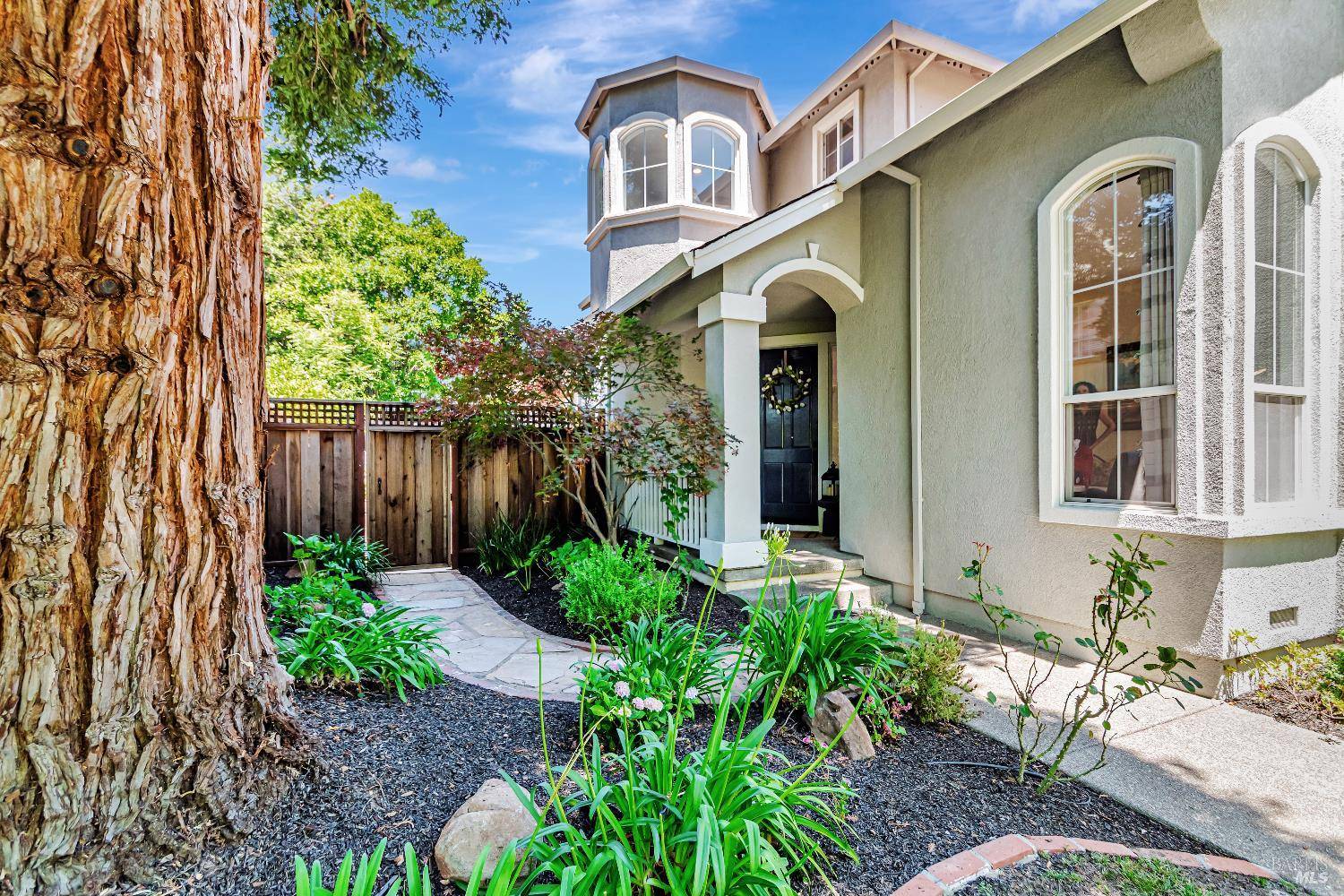 Santa Rosa, CA 95409,5775 Desoto DR