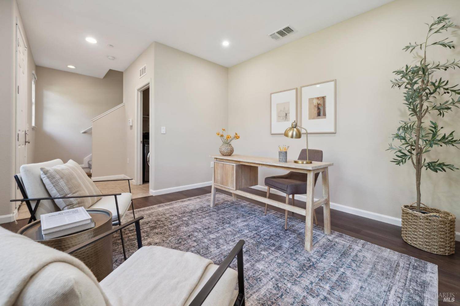 Hayward, CA 94544,96 Orchard CIR