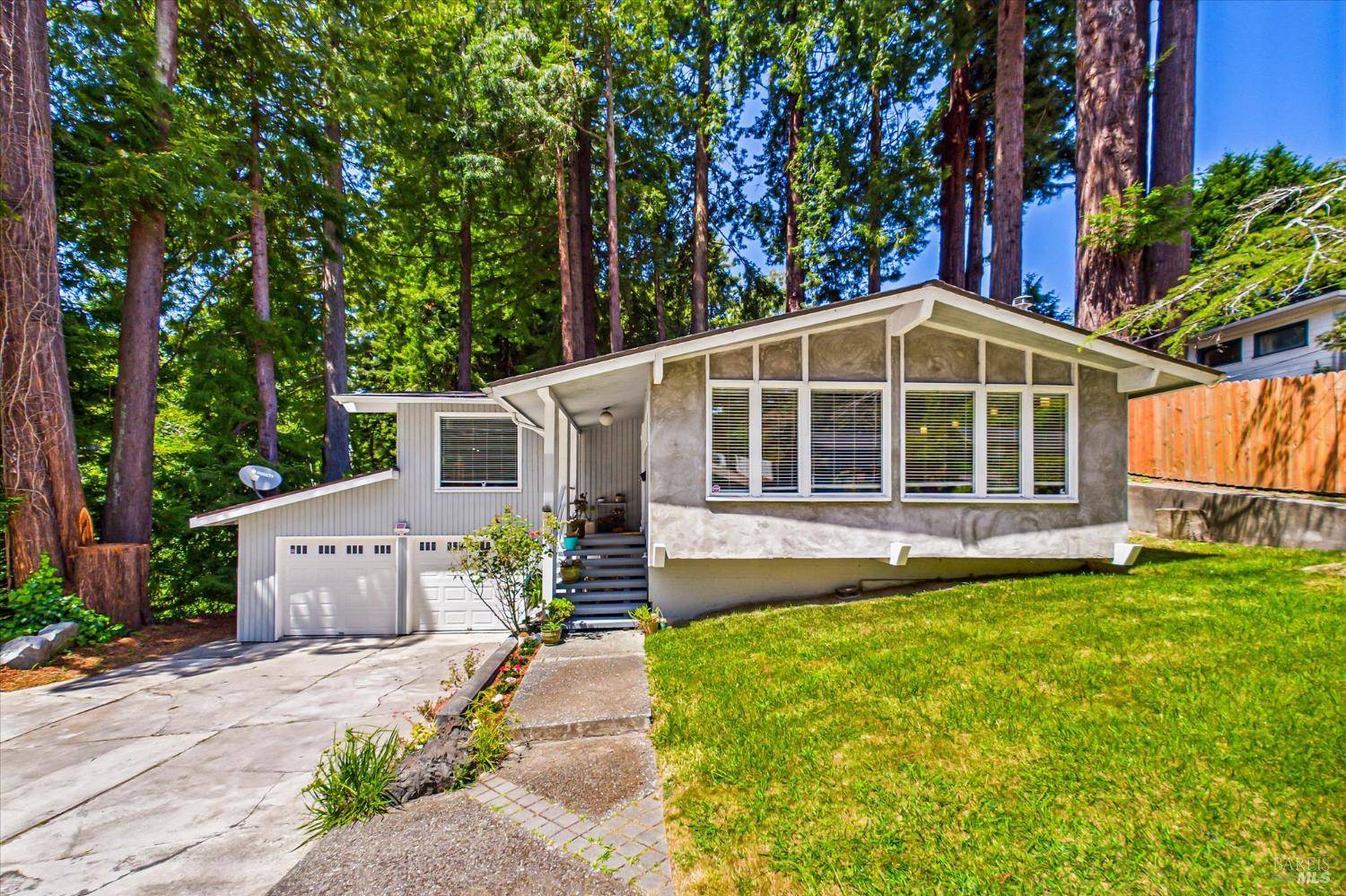 Eureka, CA 95503,2305 Harris ST