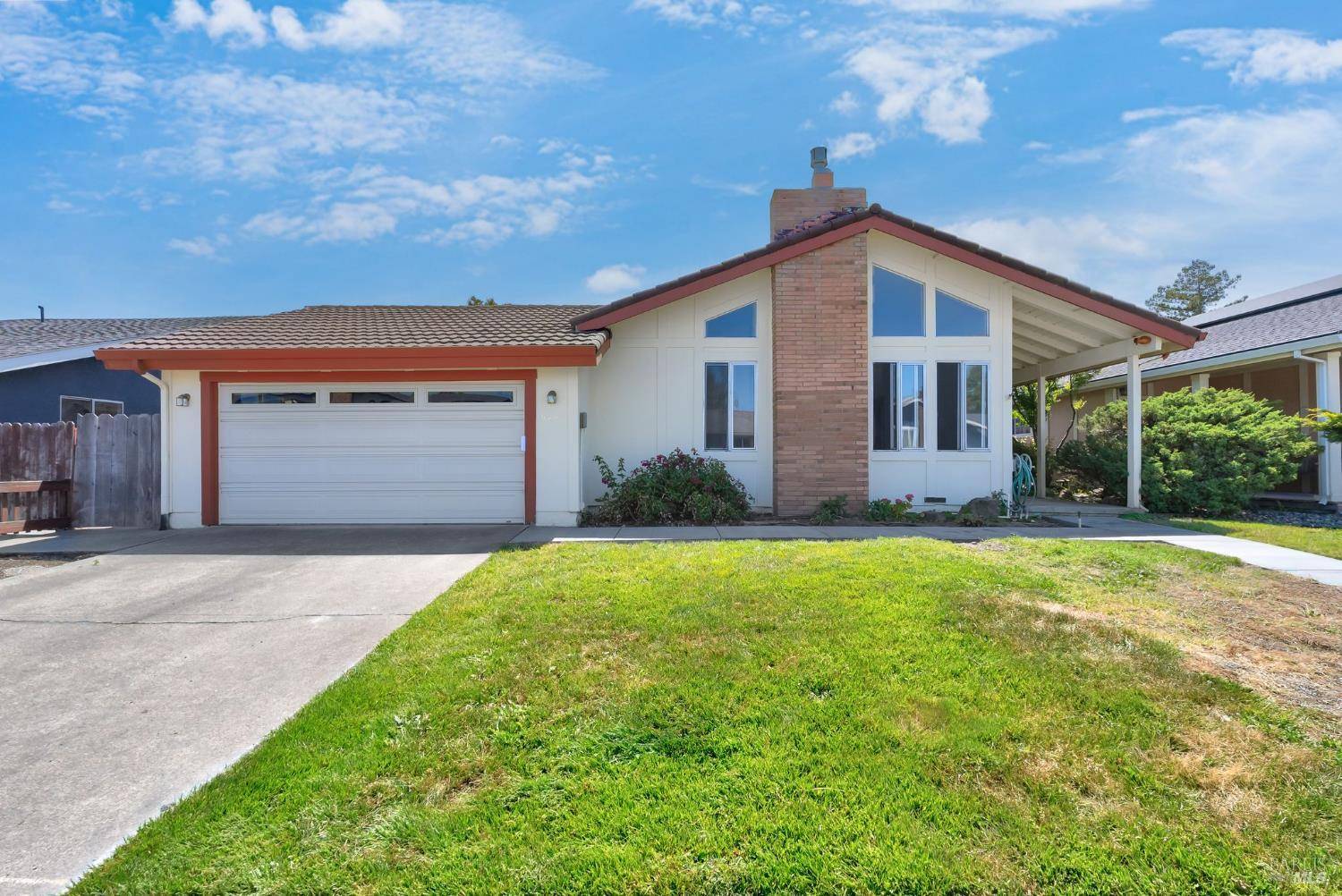 Petaluma, CA 94954,916 Catalpa WAY