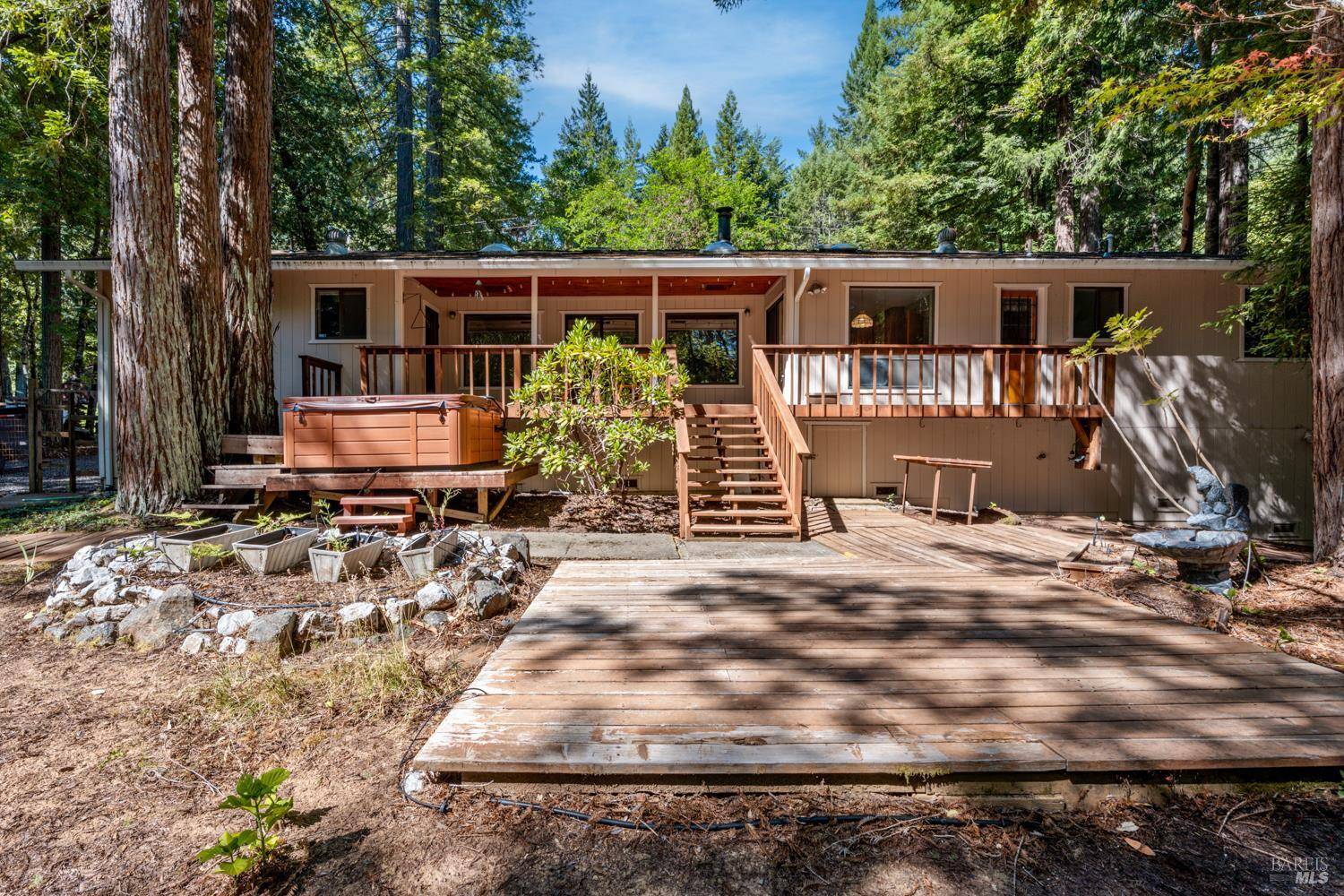 Willits, CA 95490,1101 Perch LN