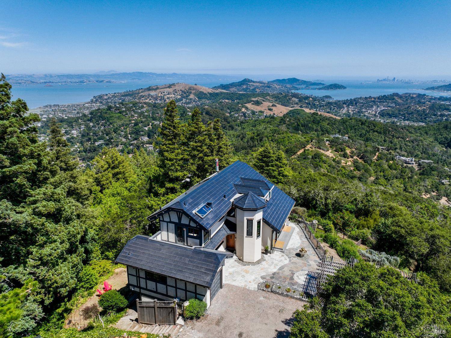 Corte Madera, CA 94925,409 Summit DR