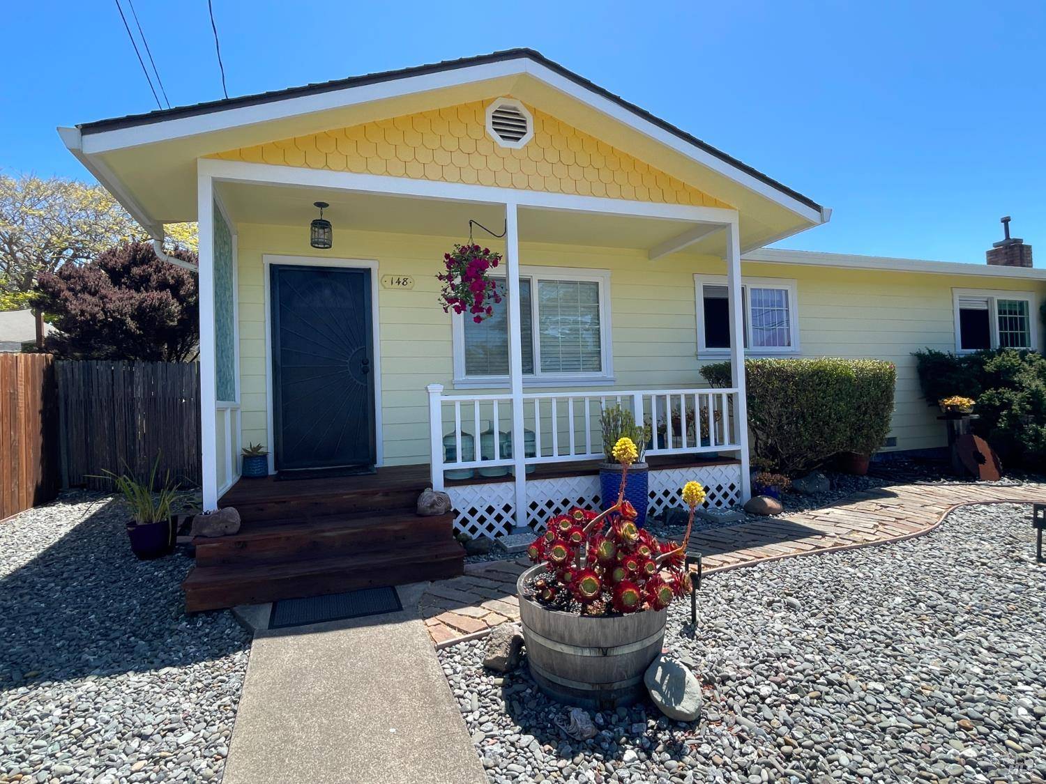 Fort Bragg, CA 95437,148 Olsen LN