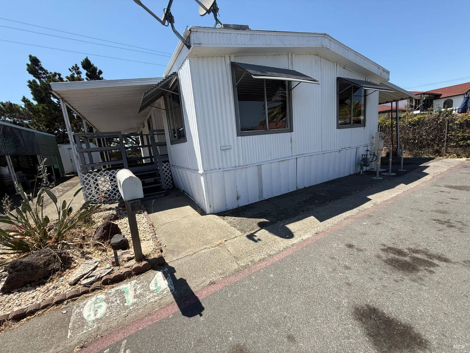 Vallejo, CA 94589,614 Tamarisk ST
