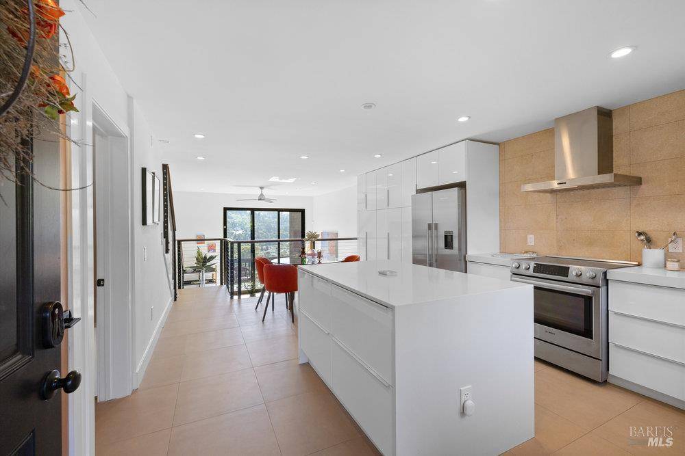Sausalito, CA 94965,264 Bay Vista CIR