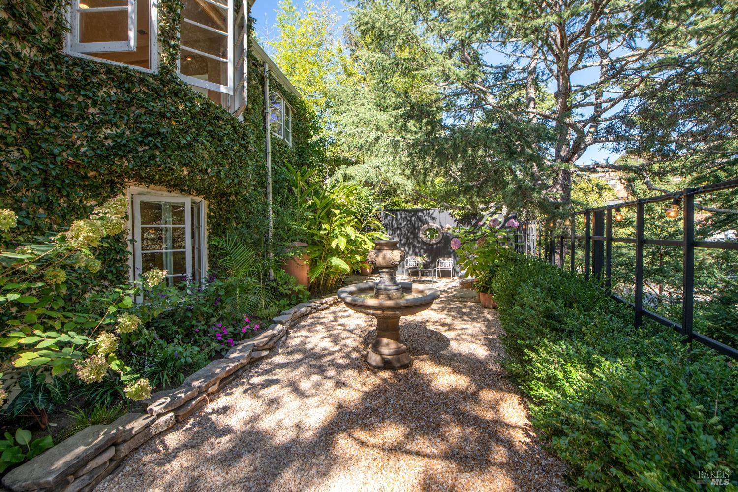 San Rafael, CA 94901,114 Tamal Vista DR