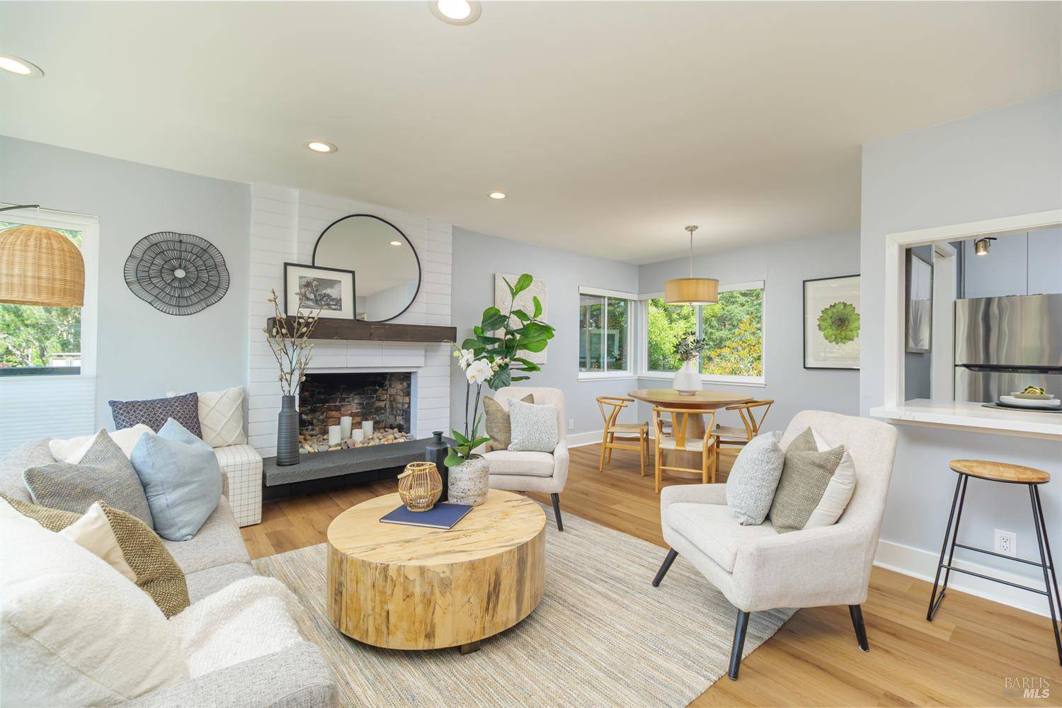 Corte Madera, CA 94925,22 Redwood AVE