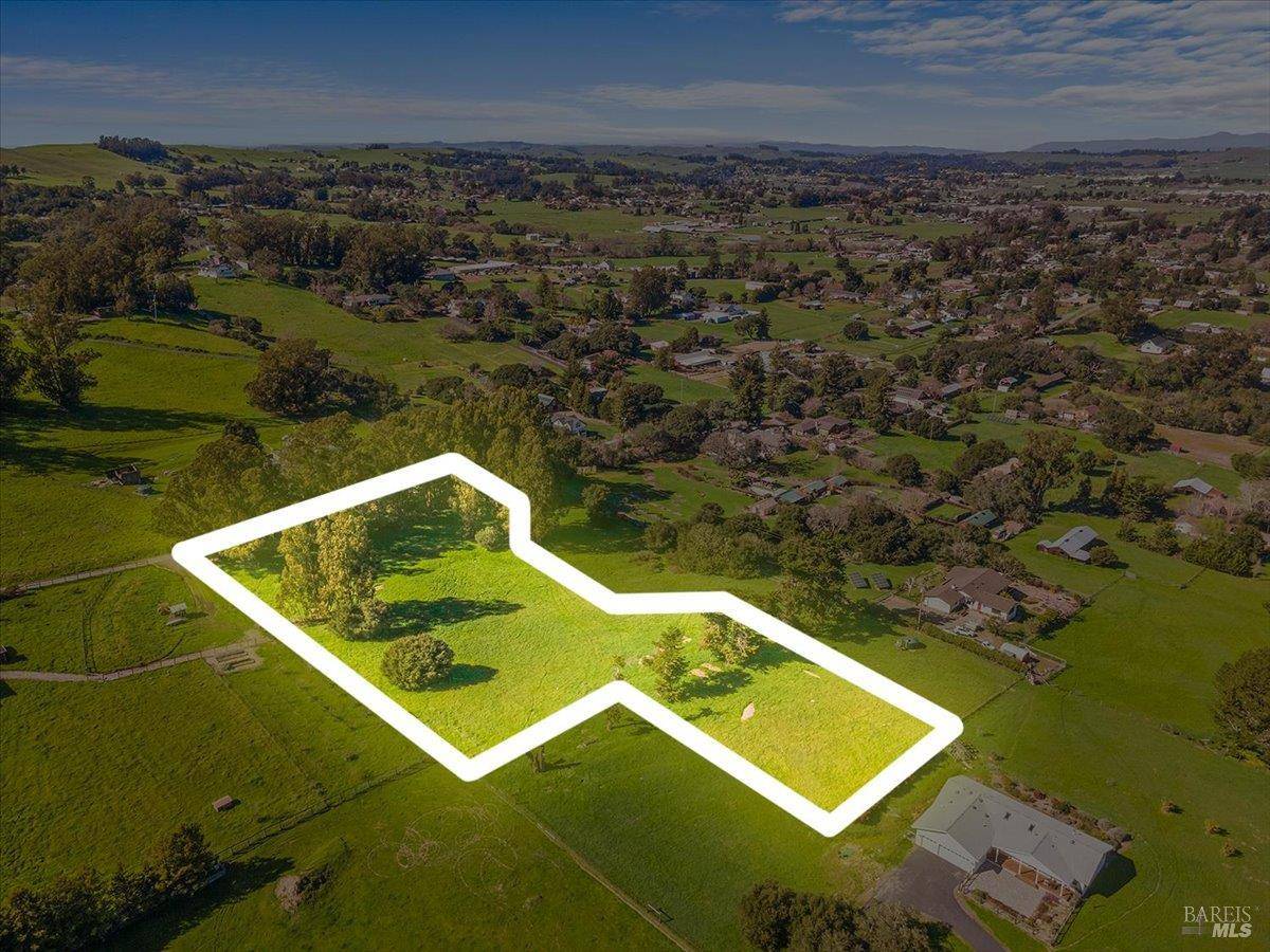 Petaluma, CA 94952,549 Fairview CT