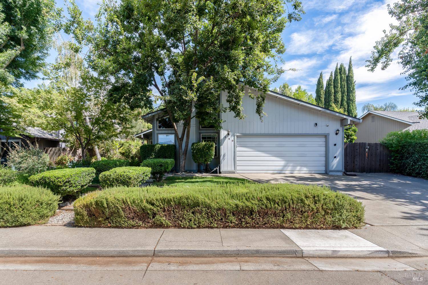 Dixon, CA 95620,920 N Lincoln ST