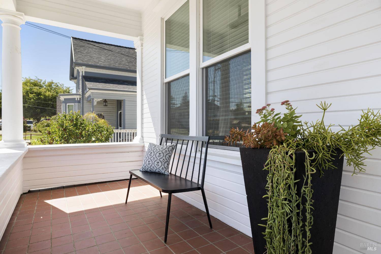 Petaluma, CA 94952,744 B ST
