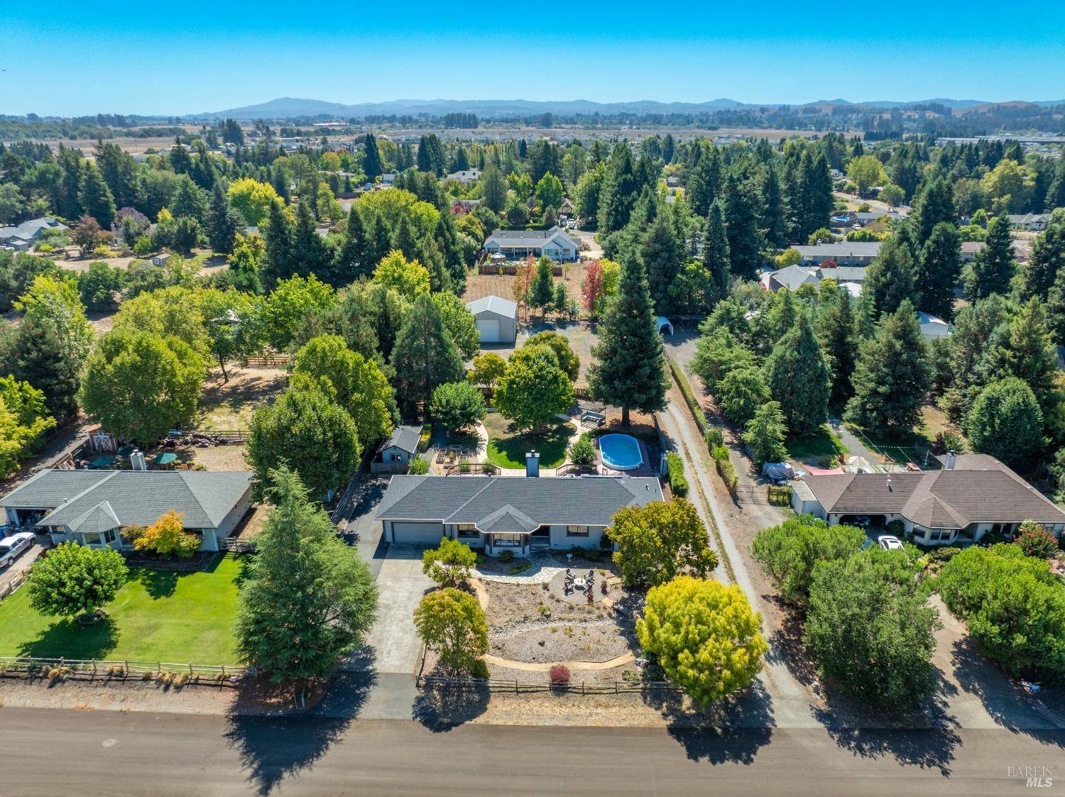 Penngrove, CA 94951,1860 Lynn DR