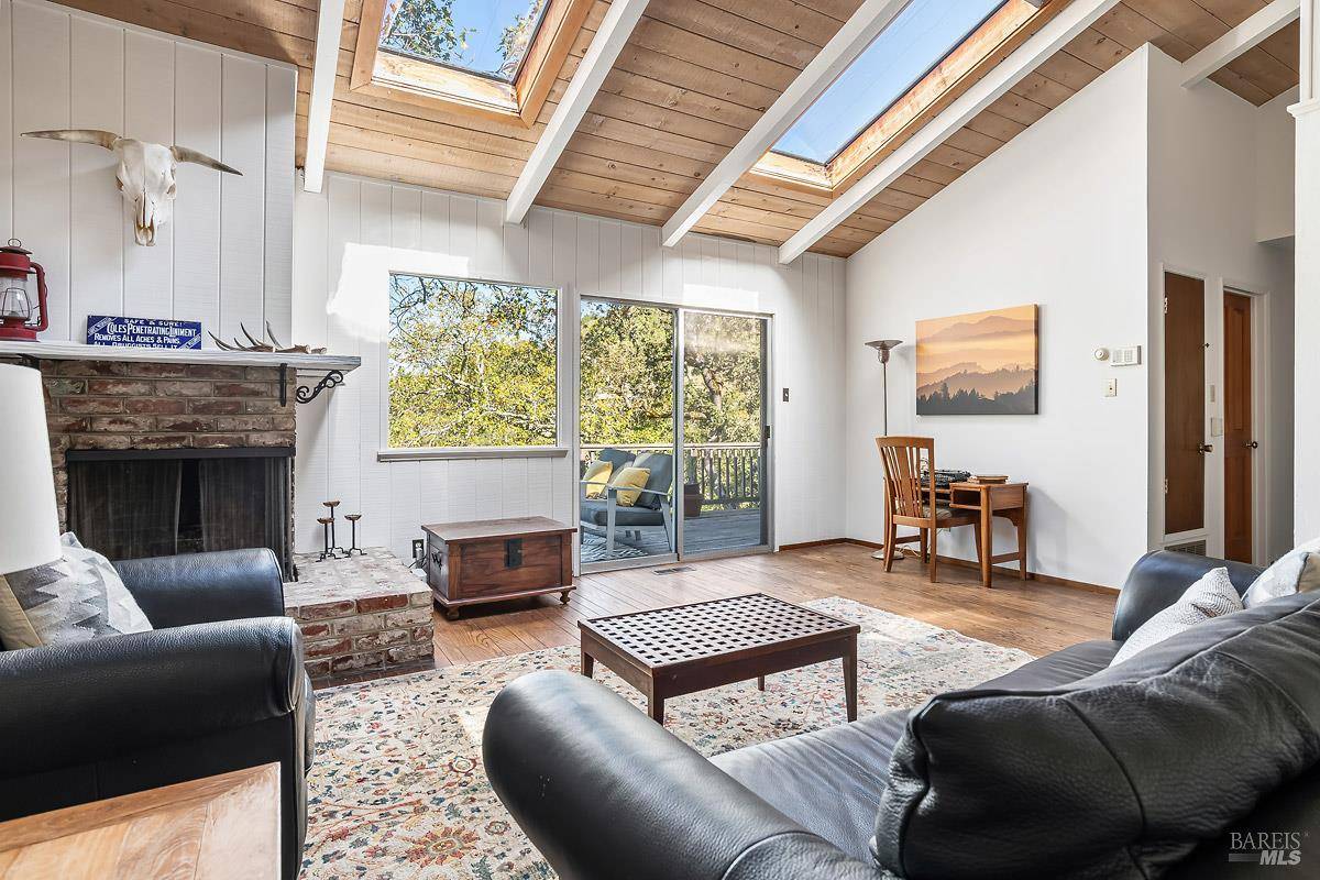 Fairfax, CA 94930,74 Spring LN