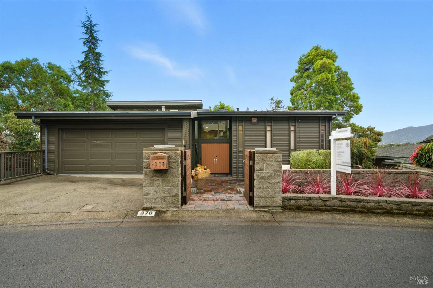 Greenbrae, CA 94904,370 Via La Cumbre