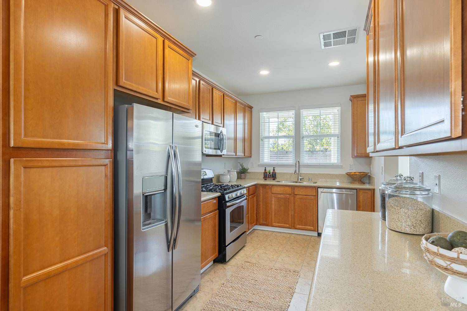 Petaluma, CA 94954,1747 Chinar DR