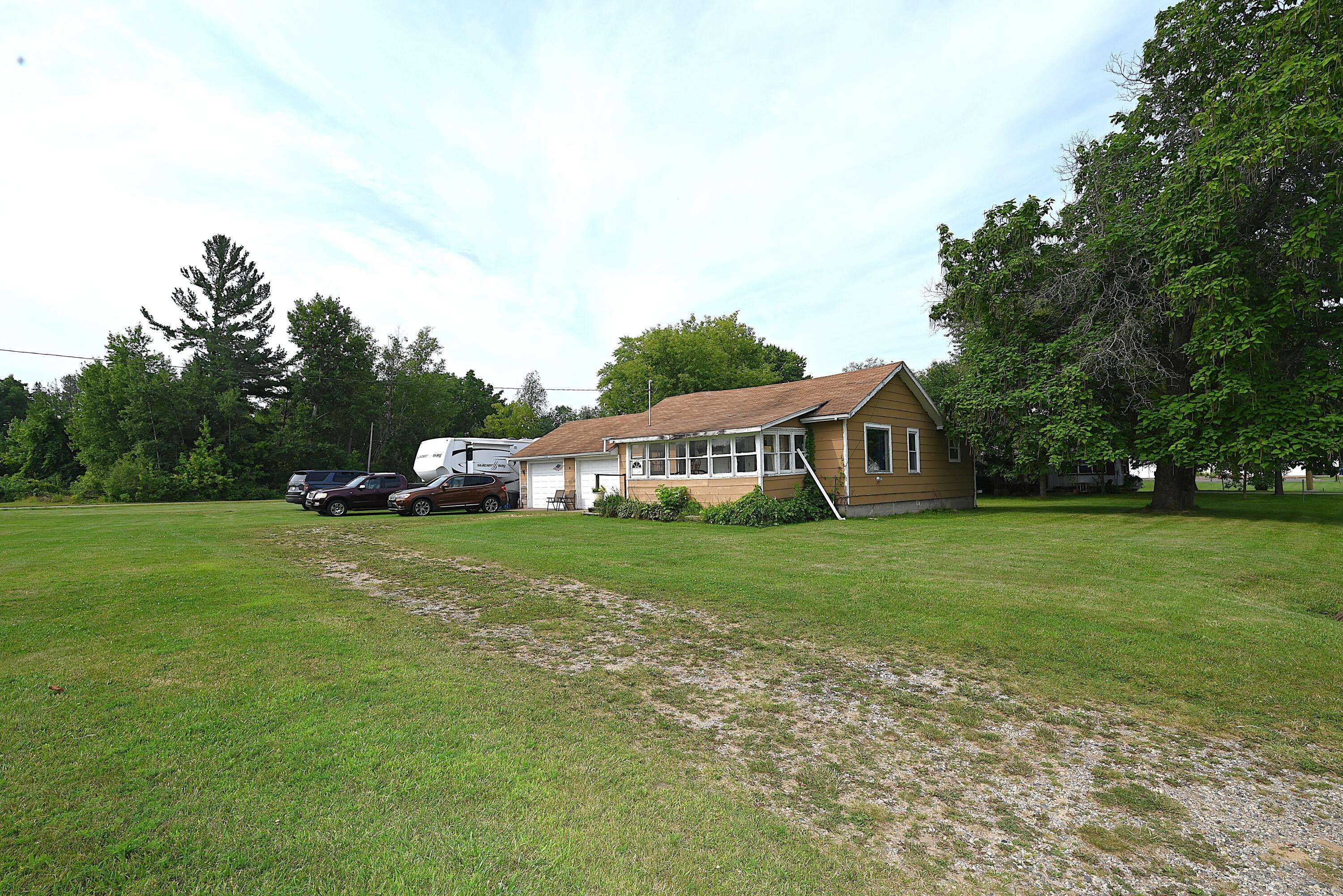 Houghton Lake, MI 48629,103 Beech ST