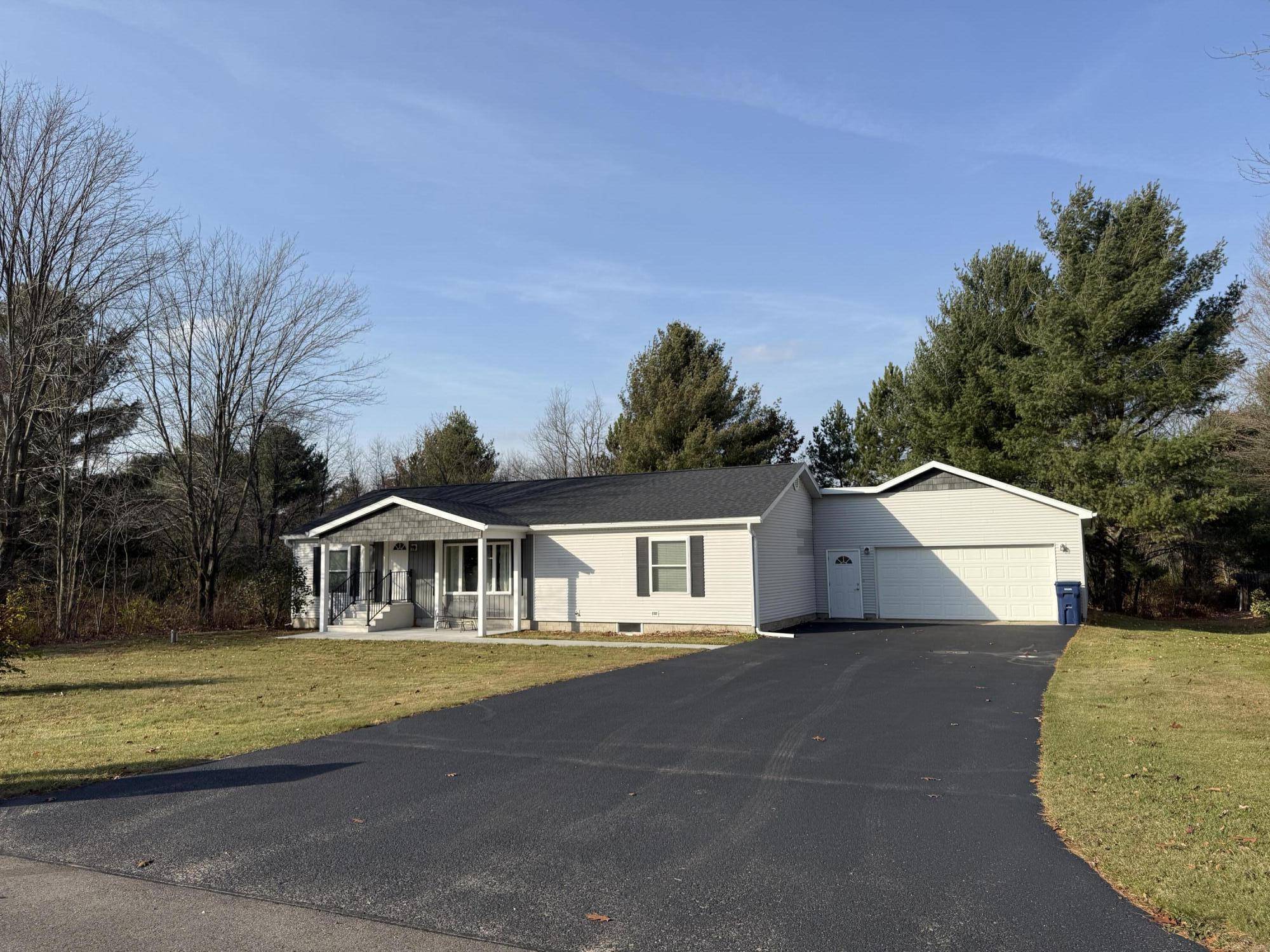 Gaylord, MI 49735,1840 Suisse LN