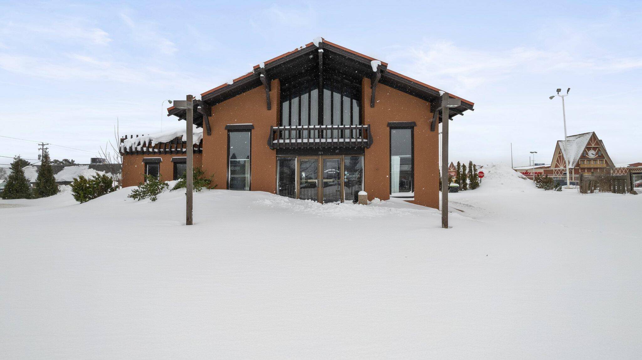 Gaylord, MI 49735,719 W Main ST