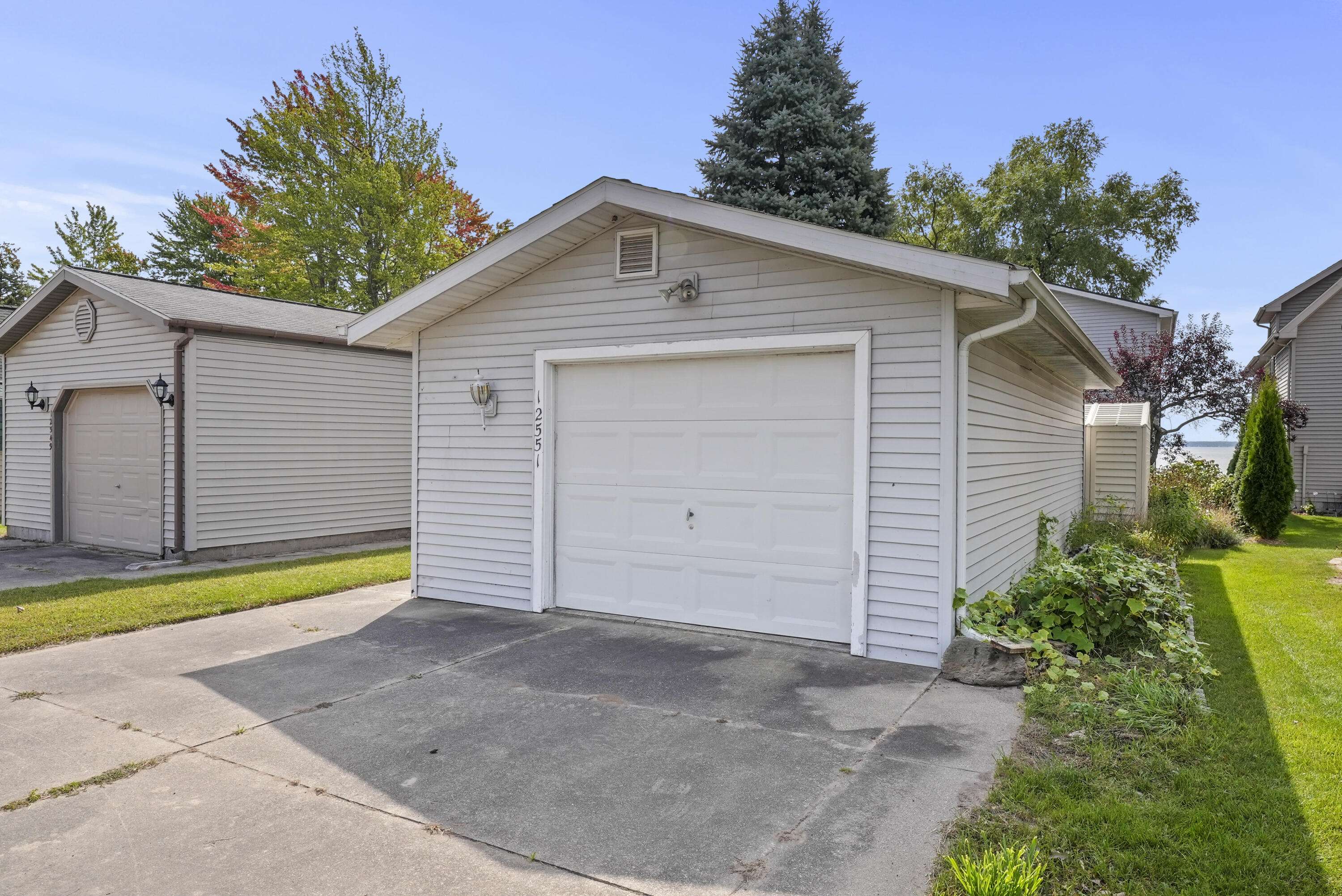 Houghton Lake, MI 48629,12551 E Houghton Lake DR