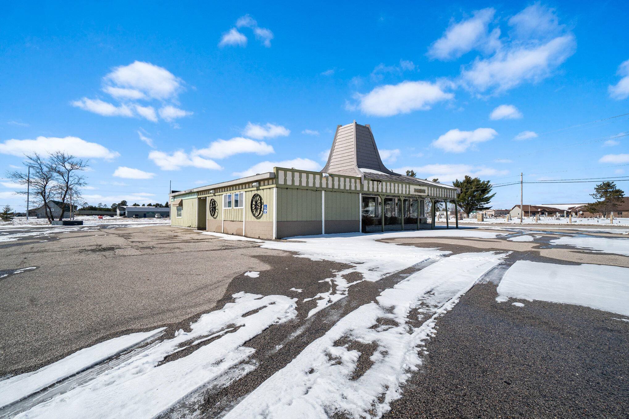 Gaylord, MI 49735,900 S Otsego AVE