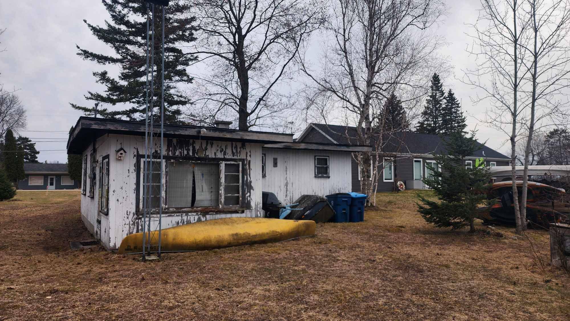 Houghton Lake, MI 48629,1324 Kingston RD