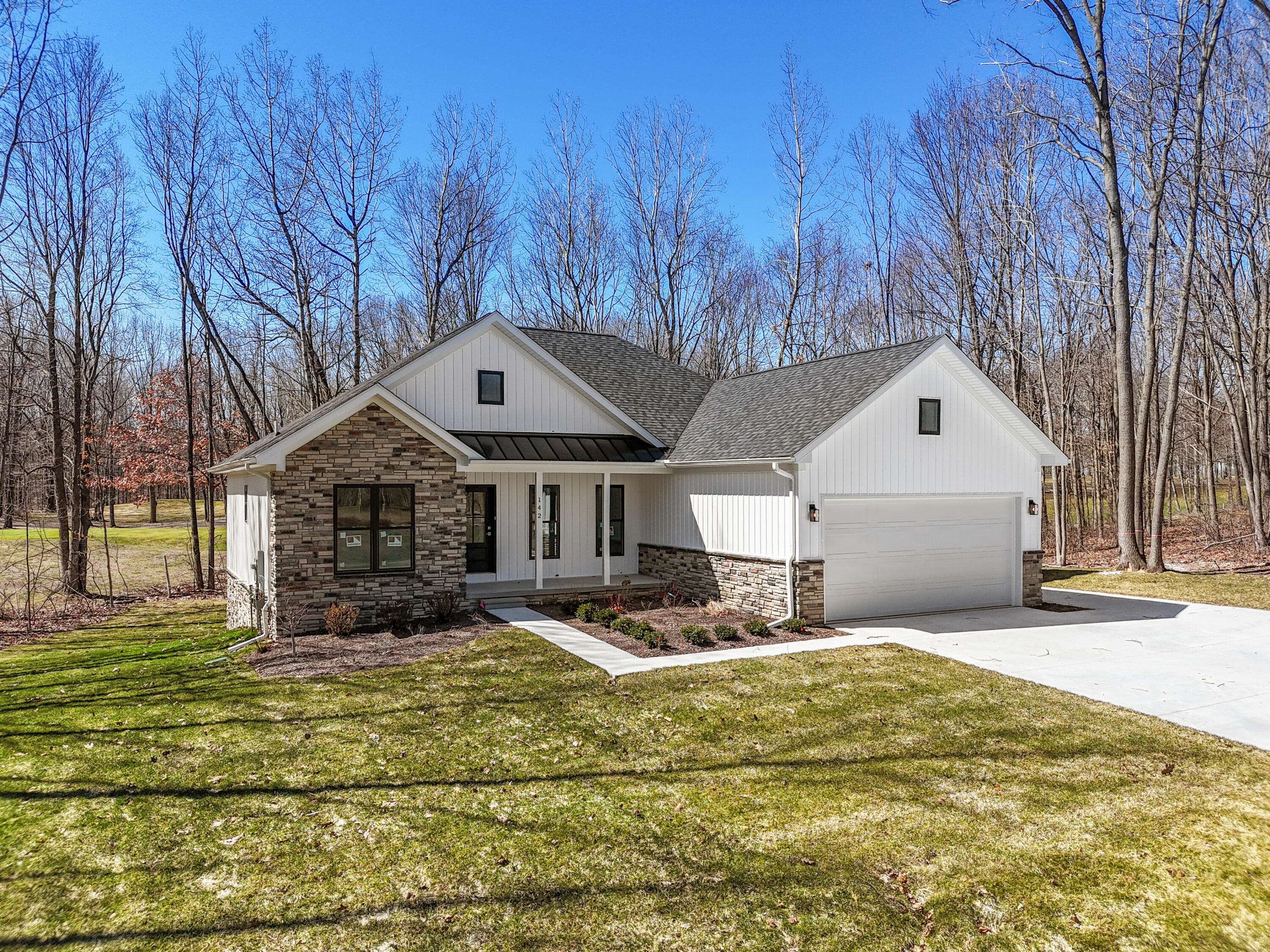 Houghton Lake, MI 48629,142 Questview DR
