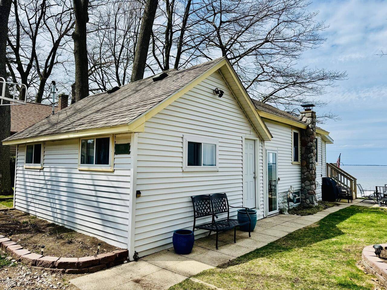 Houghton Lake, MI 48629,1106 Houghton View DR