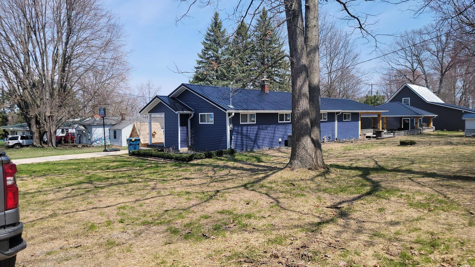 Houghton Lake, MI 48629,119 Desoto AVE #[and 206 Joliet Ave]