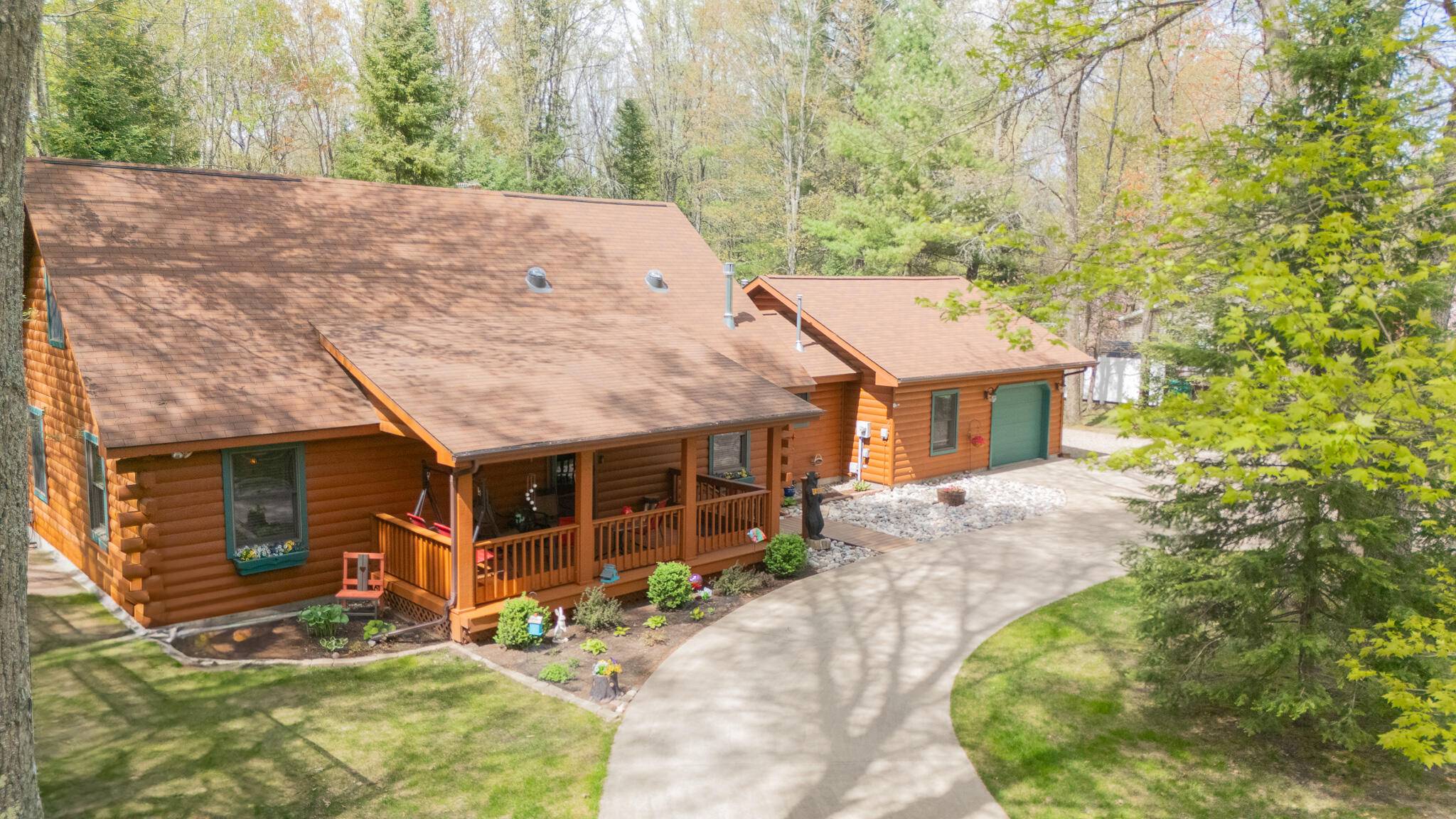Houghton Lake, MI 48629,305 Meadow LN