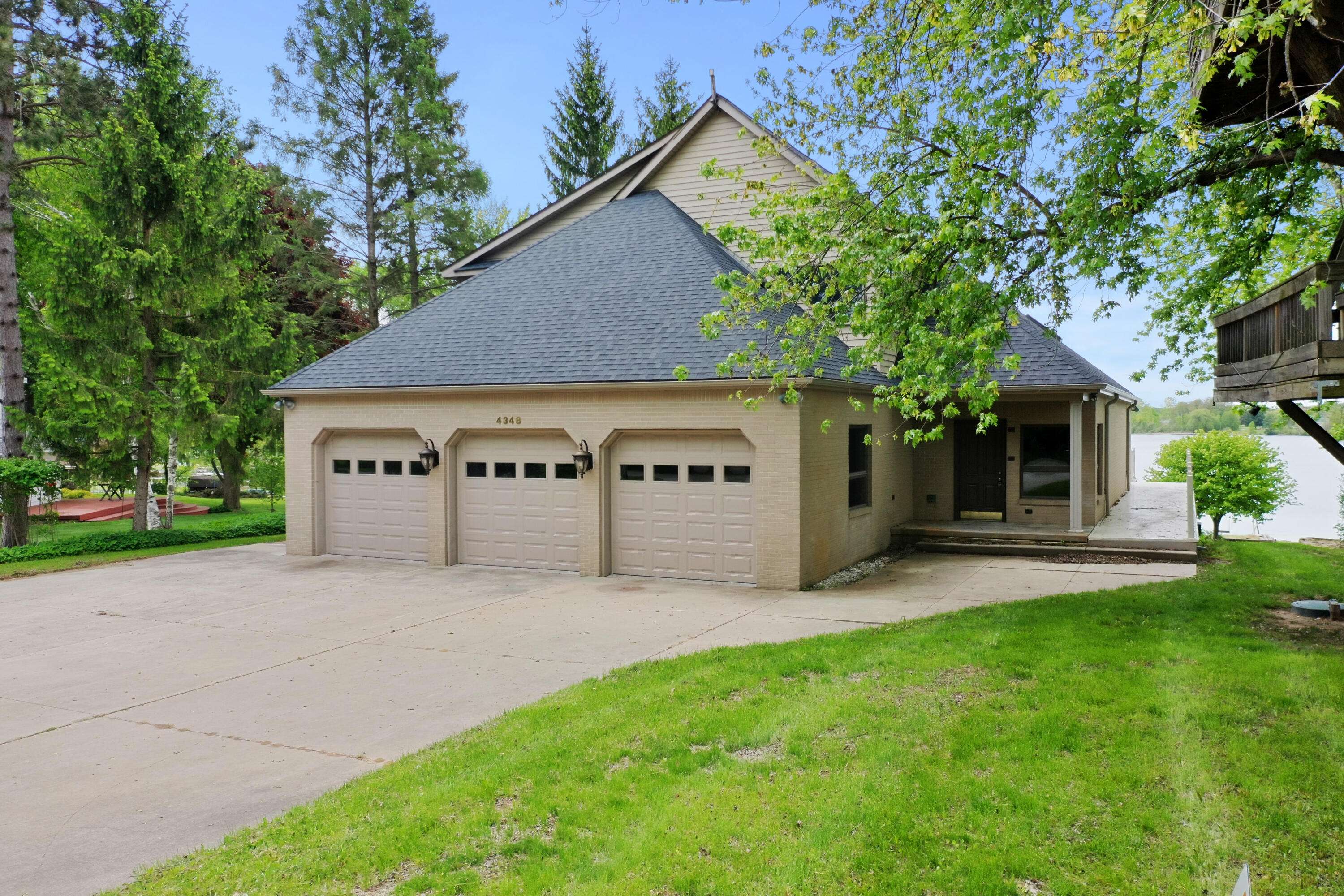 West Branch, MI 48661,4348 W Lakeside DR
