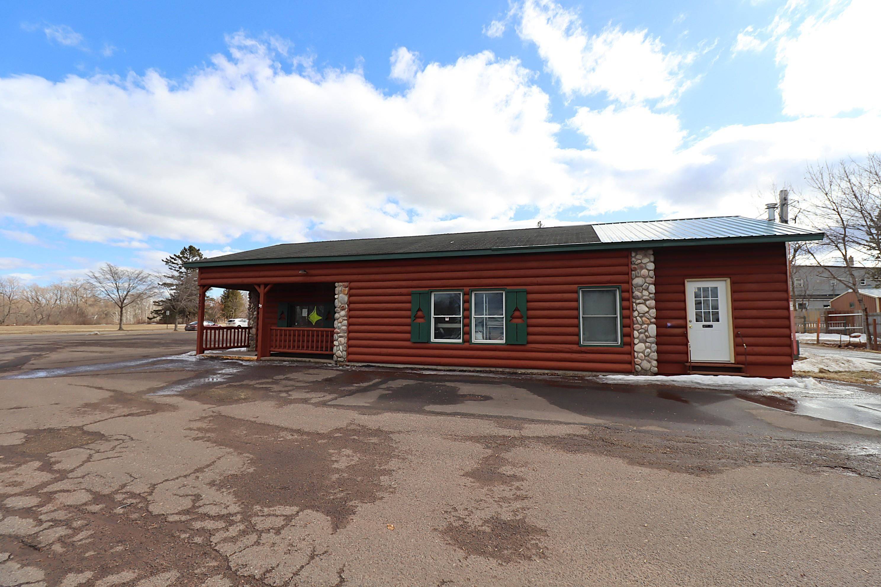 Ashland, WI 54806,722 Lake Shore Dr E