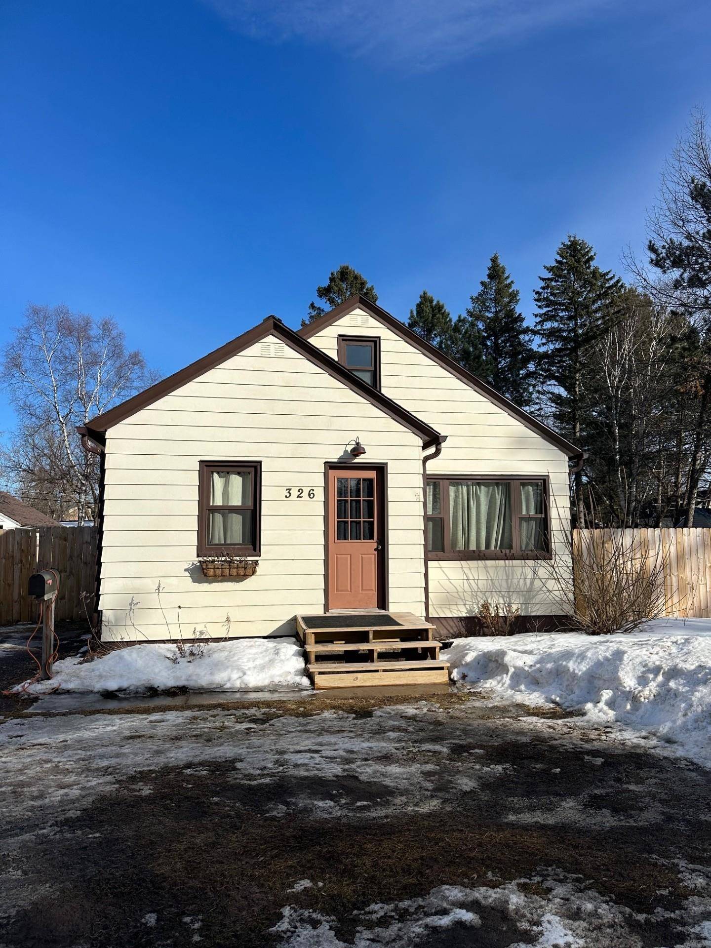 Cloquet, MN 55720,326 18th St