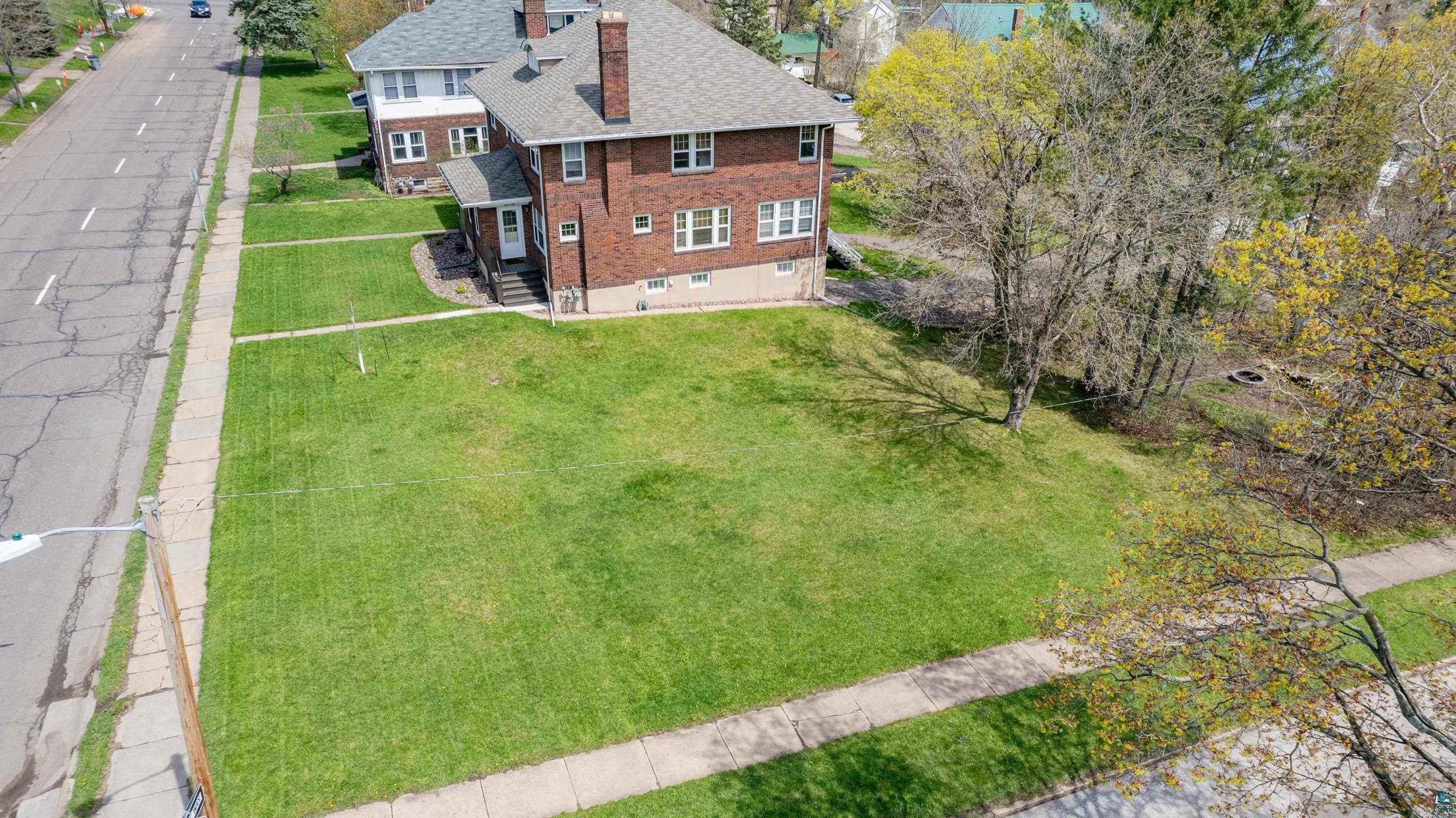 Duluth, MN 55805,200x E 3rd St