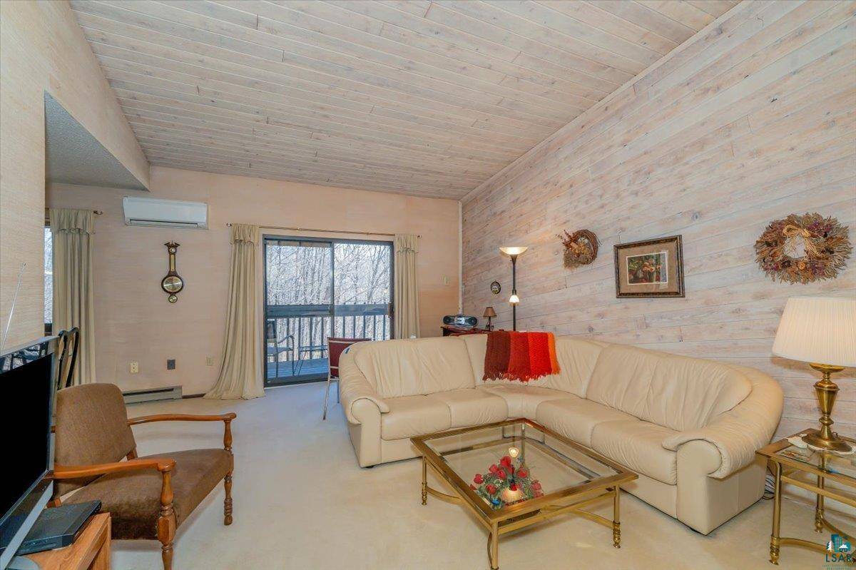 Duluth, MN 55810,20 Village Dr