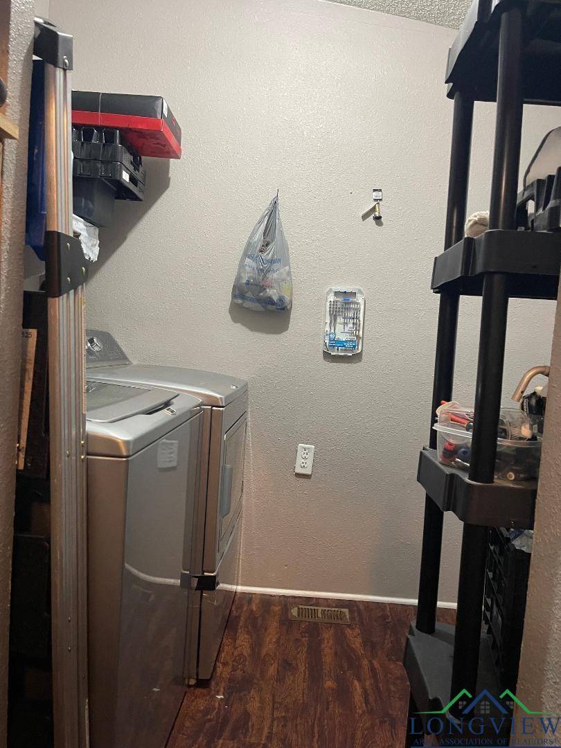 Kilgore, TX 75662,15041 CR 298